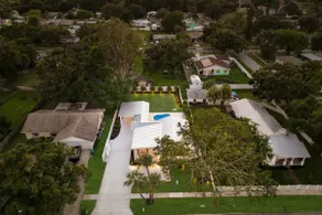 3BR Lux Home, Heated Pool, Fire Pit, Outdoor TV - Image 4