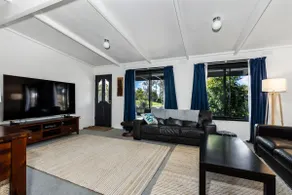 Inverloch' s Lime Green Door - Linen, Wifi, Pet Friendly - Image 5