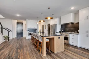 302- Penthouse near Mercedes-Benz w/ rooftop - Image 3