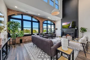 302- Penthouse near Mercedes-Benz w/ rooftop - Image 2