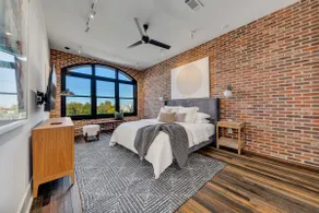 302- Penthouse near Mercedes-Benz w/ rooftop - Image 4