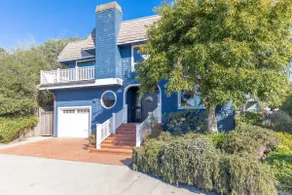 Harbor Home - 2 blocks from the beach! - Image 4