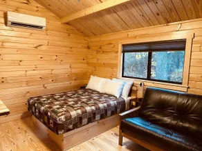 Rustic One Room Cabin with Lake Access - Image 3