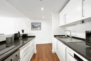 2 Bed Shoreditch Flat - Image 2