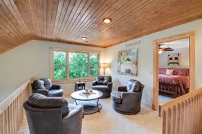 Westaway-Spacious Home w/Private Hot Tub, Fireplac - Image 4