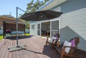 The Cabin - Waterfront with Fireplace - 5 mins to the Bay - Image 4
