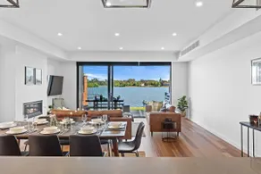 Edgewater on Irvine - Image 2