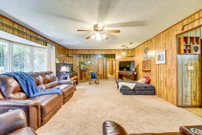 Vintage Chipley Getaway on Large Private Property - Image 5