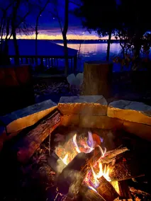 Romantic Lakefront Cabin 1BR Pvt Hot Tub & Dock - Image 5