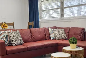 Brand new*Walk to Graceland*Sleeps 10* - Image 3
