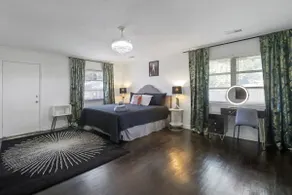 Brand new*Walk to Graceland*Sleeps 10* - Image 5