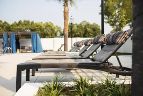 Birkdale Pool-View, Elevator,Shop-Eat-Work-Play - Image 2
