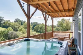 Serene Luxury Retreat| Hot Tub|Views - Image 3
