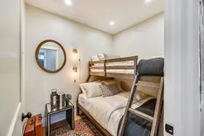 Cozy Boston Condo Near T - Image 5