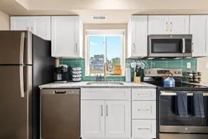 New Cozy Lower Flat in Roseville - Image 5