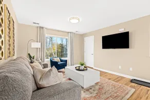 New! Charming Upper Unit in the Heart of Roseville - Image 5