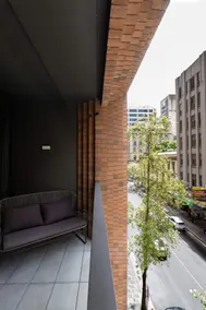City Living at it's Finest on Clarence - Image 4