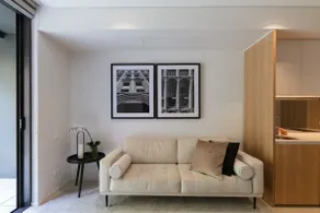 City Living at it's Finest on Clarence - Image 2