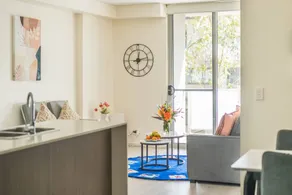 Lovely 1 bed apartment at Turrumurra with parking - Image 4