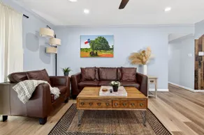 Woodlands Escape 3BR | Near Pavilion and Waterway - Image 3