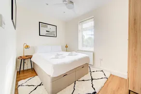 GuestReady - Sleek Serenity in Hammersmith - Image 2