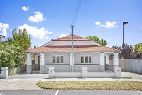Elegant Art Deco Semi Detached 2-Bed Home by Parks - Image 5
