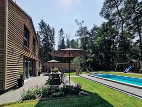 Tiedtke Forest House with Pool - Image 3