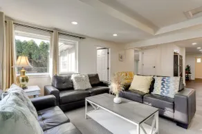 Deck, Yard & Game Room: Fun-Filled Redmond Home - Image 5