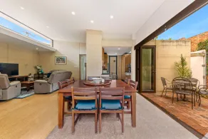 King Charming Cottage - Walk to the River - Image 2
