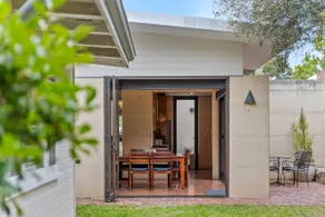 King Charming Cottage - Walk to the River - Image 4