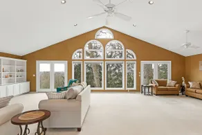 22min to Starved Rock: Ultimate Vacay Villa - 3891 - Image 3