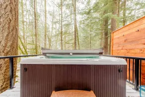 Hot Tub + Forest Views | Mt Hood Getaway - Image 4