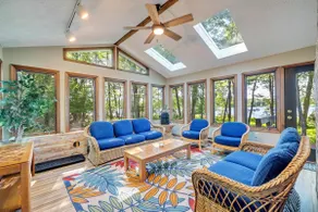 Lakefront Pocono Retreat/Family & Pet Friendly/canoes/kayak/row boat/Fire pit! - Image 3