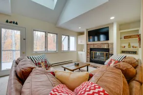 Sunny Stratton Townhome ~ 1 Mi to Skiing! - Image 4