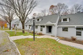 Sunny Stratton Townhome ~ 1 Mi to Skiing! - Image 3