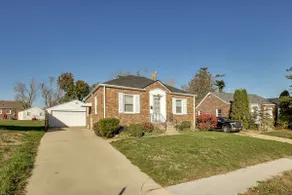 Quaint Cedar Rapids Home, 4 Mi to Downtown! - Image 3