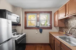 Light-Bright with Craftsman Character and Views - Image 4