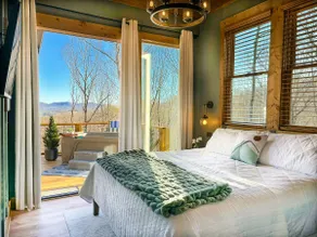 Mountain Escape Perfection! Views! Hot Tub! - Image 5