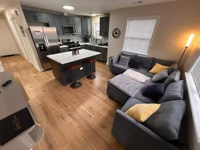 NEW Fam-Frndly 3 bd 1 bth w/ EZ Parking near NU - Image 2