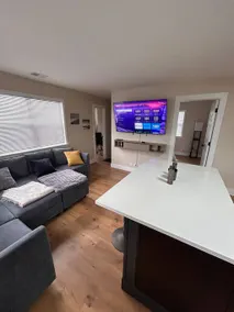 NEW Fam-Frndly 3 bd 1 bth w/ EZ Parking near NU - Image 3