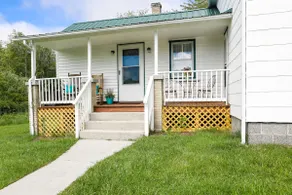Heritage Farmhouse by Buffalo Mountain Getaway - Image 4