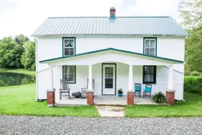 Heritage Farmhouse by Buffalo Mountain Getaway - Image 2