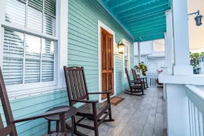 Alligator Reef Light Suite - Image 5