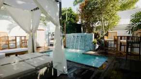 Alligator Reef Light Suite - Image 2