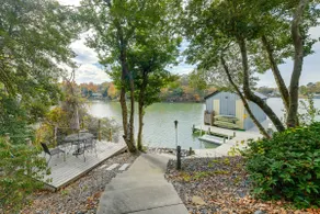 Waterfront Topping Vacation Home w/ Boat Dock! - Image 2