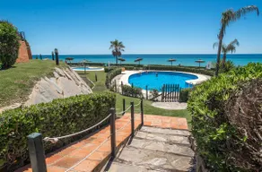 Fantastic beachfront apartment - Image 3
