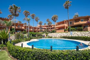 Fantastic beachfront apartment - Image 2