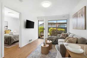 Modern 1BR Apartment - Image 3