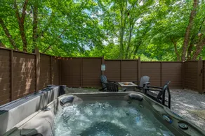 Cheshire Cottage | Pets, Hot Tub & 5-Min. to Town - Image 4