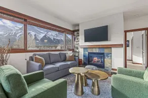 Skyline Suite Downtown Canmore Stay - Image 2
